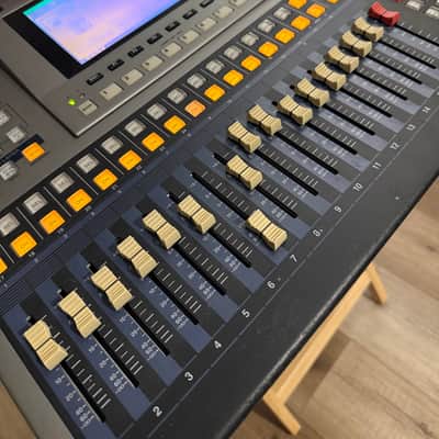 Yamaha AW4416 Professional Audio Workstation 16-Track Digital Recorder 2000s - Silver image 2