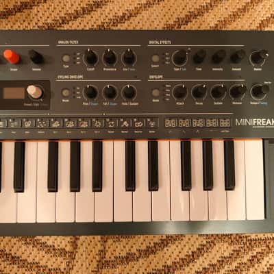 Arturia MiniFreak 37-Key 6-Voice Polyphonic Hybrid Synthesizer 2022 - Present - Black image 2