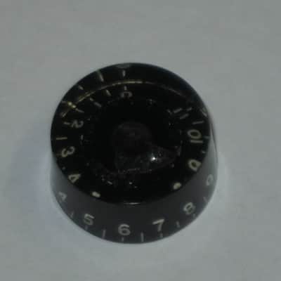 ONE (1 individual knob) unknown brand used (INNER Upper Center area has INTERNAL cracks) Black Speed Knob (numbers 0 to 11) black hard plastic with off white numbers & white dashes -- Funny & Rare, for 24 spline shaft image 6