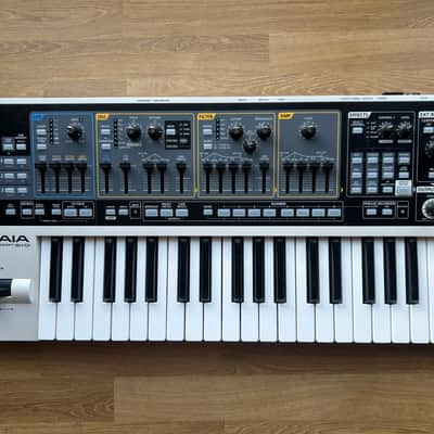 Roland SH-01 GAIA 37-Key Digital Synthesizer | Reverb