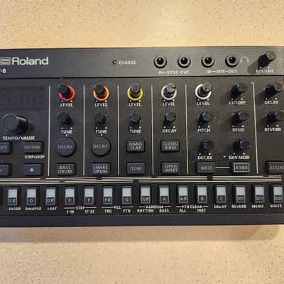 Roland T-8 AIRA Compact Beat Machine 2022 - Present Black image 2
