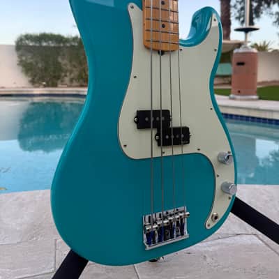 Fender American Professional II Precision Bass with Maple Fretboard 2020 - Present - Miami Blue image 5