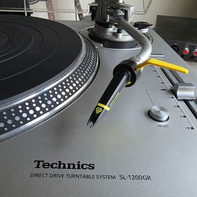 Technics SL-1200GR Turntable (Silver) w/ Ortofon Cart & Dust Cover (33/45/78) image 3