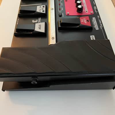 Boss RC-300 Loop Station Triple-Stereo Looper image 8