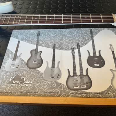 Jerry Jones Baritone / 6 String Bass 88-90 - White image 13
