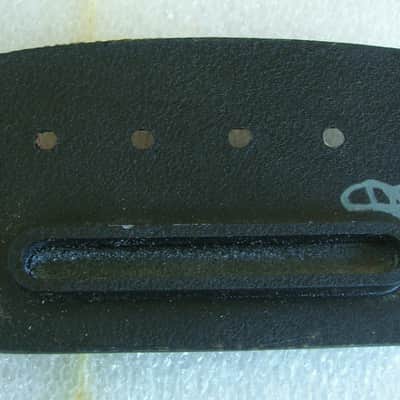 Vintage G&L Bridge from 1982 L-2000E Bass *Made in USA *Black Anodized image 2
