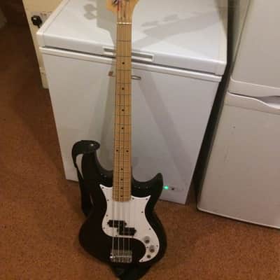 Behringer Bass Guitar image 3