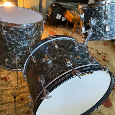 Ludwig No. 980 Super Classic Outfit 9x13 / 16x16 / 14x22" Drum Set with Keystone Badges 1960 - 1968 - Black Diamond Pearl image 2