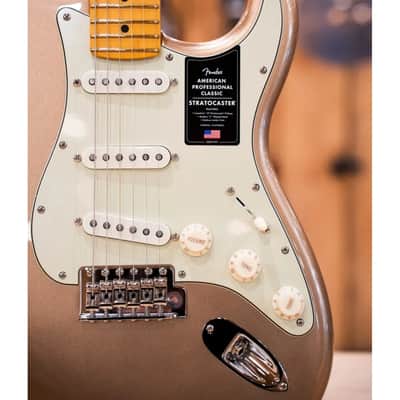 Fender American Professional Classic Stratocaster, Maple Fingerboard, Faded Firemist Gold image 4