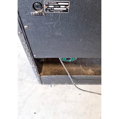 Roland Jazz Chorus 160 - Guitar Amplifiers - Good w/ wheels on image 14