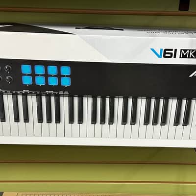 Alesis V61 MKII 61-Key USB MIDI Controller with Beat Pads, Store Display Unit