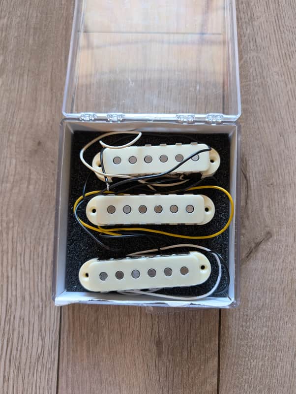 Squier By Fender Vintage Modified Bass XI Pickups 2015 image 1