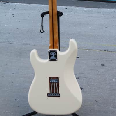 Fender Jimi Hendrix Artist Series Signature Stratocaster 2015 - Present - Olympic White image 1