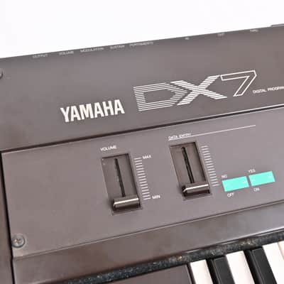 Yamaha DX7 MK I *with case* image 10