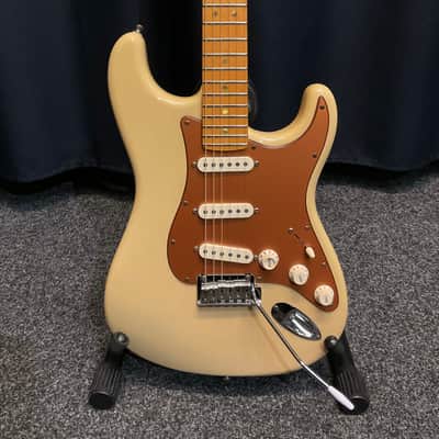 Fender American Deluxe Stratocaster 2005 - Honey Blonde image 1