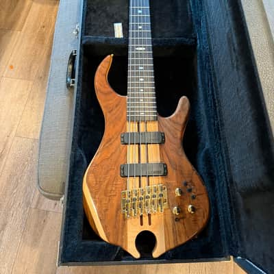 The Collector’s Choice: Treker Custom 6-String Bass – Alembic Pickups – Mint/Like-New image 2