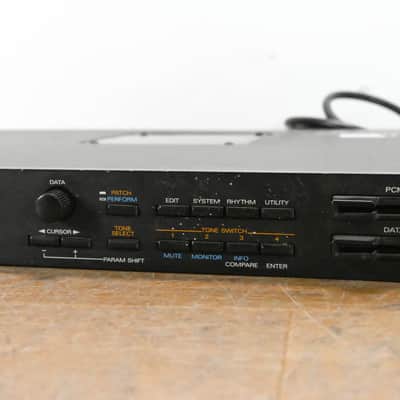 Roland JV-880 Multi Timbral Synthesizer Module CG011TE image 3