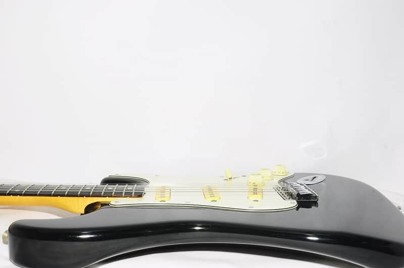 Excellent Fender Japan Black ST-362 Stratocaster Electric Guitar