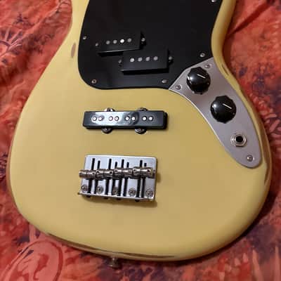 Fender Player II Mustang Bass PJ 2024 - Present - Hialeah Yellow image 1
