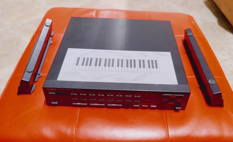 Yamaha EMR-1 Digital Drummer image 1