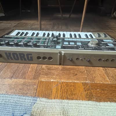 Korg MicroKORG 37-Key Synthesizer/Vocoder 2002 - 2019 - Silver image 4