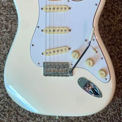 2017 Fender Jimi Hendrix Artist  Series Signature  Stratocaster  Olympic White Stratocaster electric guitar image 6