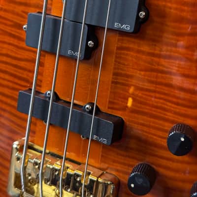 Spector Euro LX 4 – Ultra Amber Gloss – AAAA Maple Top – PJ EMG Pickups – Tone Pump Preamp - D-tuner & hardcase image 6