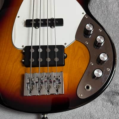Immagine D. Lakin Shark 4 Bass 2015 3-Tone Sunburst – Early Serial S4 004 – Hipshot – Gig Bag - 5