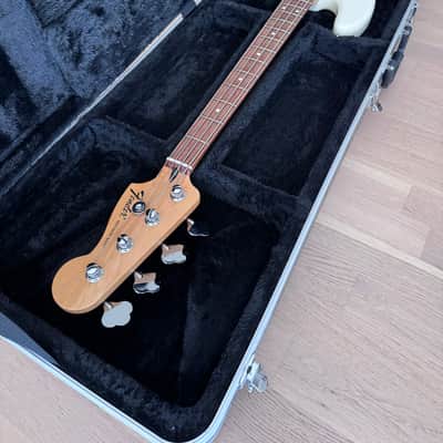 Fender Standard Precision Bass 19 September 2011 - Maple neck and fingerboard image 16