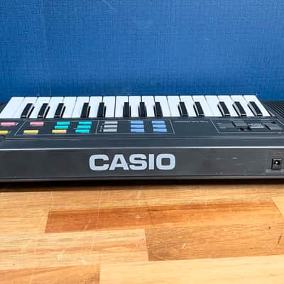 Casio SK-2 32 Keys Sampling Keyboard in Excellent Condition image 5