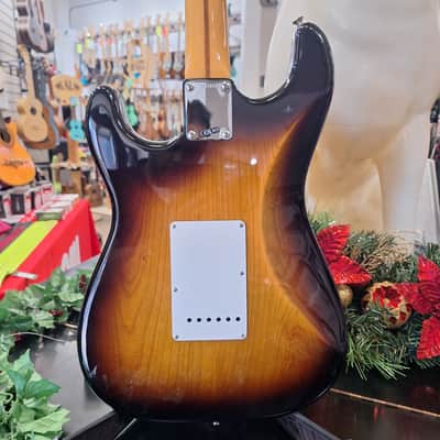 Fender 70th Anniversary American Vintage II '54 Stratocaster 2024 - 2-Color Sunburst image 4