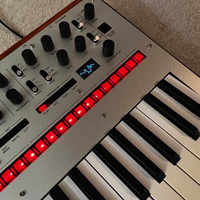 Korg Monologue Monophonic Analog Synthesizer (Silver) image 5