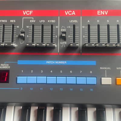 Roland Juno-106 Synthesizer image 11