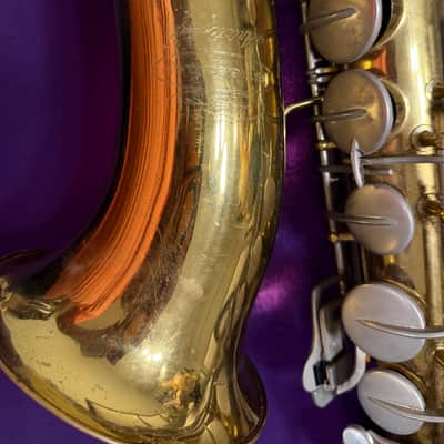 Buescher Aristocrat Tenor Saxophone - Lacquer image 3