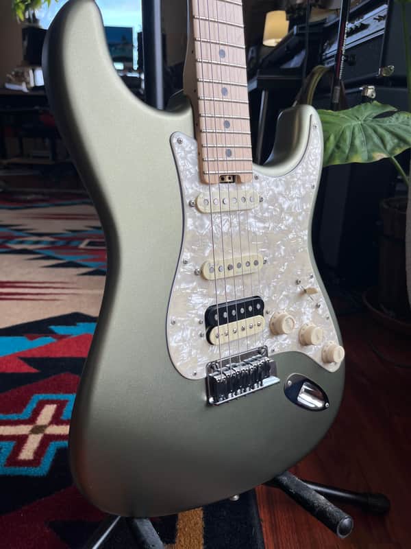 Fender American Elite Stratocaster with Maple Fretboard 2019 - Satin Jade Pearl Metallic