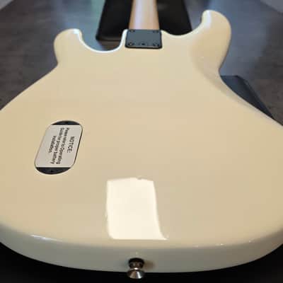 Peavey Forum 5 Bass USA CASE QUEEN Time Capsule - Pearl White 18V Active Humbuckers 34" scale American HH Jazz Rock Bass with Stingray Pickup config image 19