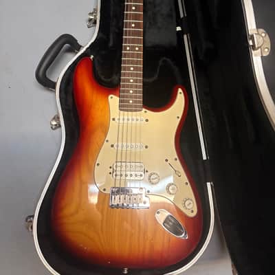 Fender 2005 American Series Stratocaster HSS 2005 - 3-Color Sunburst image 2