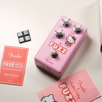Fender Hello Kitty Fuzz  - Present - Pink