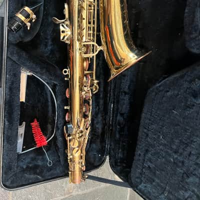 Alto Saxophone with case and mouthpiece image 5