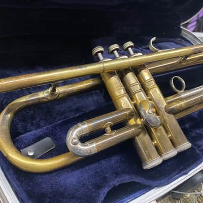 Conn 22B Trumpet Bb 1950's - Brass w/ Case image 4