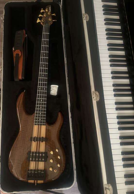 Carvin LB75P