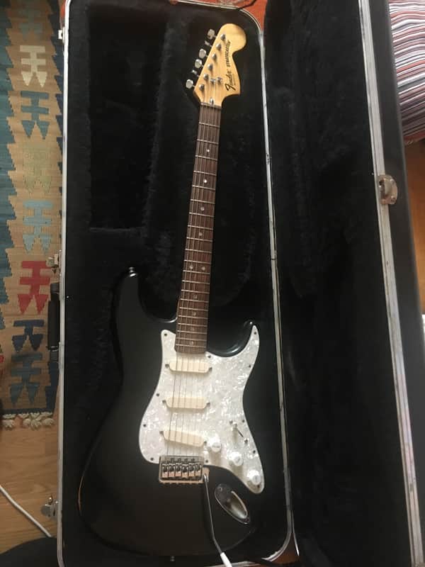 Fender Stratocaster with 3-Bolt Neck, Rosewood Fretboard 1973 - 1978 - Black image 1
