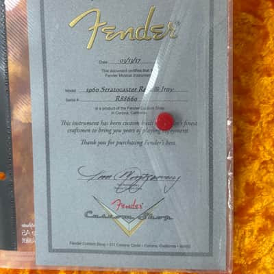 FENDER CUSTOM SHOP 1960 LAKE PLACID BLUE STRATOCASTER LEFT HANDED image 9