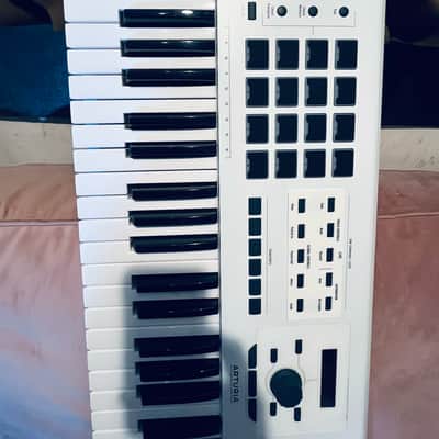 Arturia KeyLab 61 MkII - white image 4
