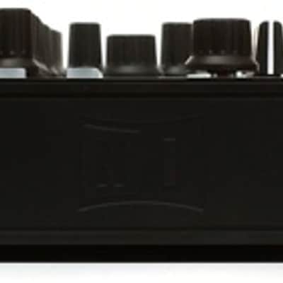 Native Instruments Traktor Kontrol S8 Demo image 6