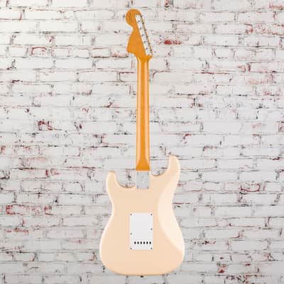 Fender - Vintera III Late '60s Stratocaster - Electric Guitar w/ Maple Fingerboard - Olympic White - w/ Deluxe Gigbag image 4