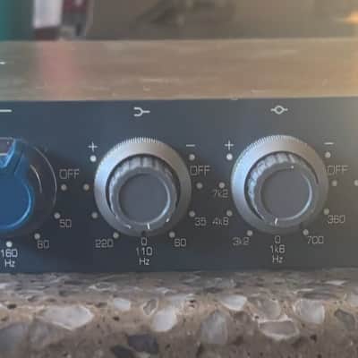 BAE 1073 with PSU, mic cable, 2 1/4 TLR cables - Blue image 1