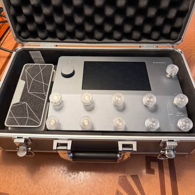 Neural DSP Quad Cortex — Complete Rig Bundle (Cortex + Expression Pedal + Pedalboard/Case) image 2