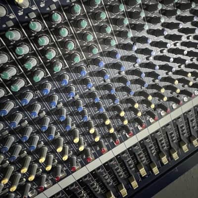Yamaha MG24/14FX Mixer (Used) image 3
