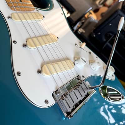 Fender Strat Plus with Maple Fretboard 1987 - 1998 - Lake Placid Blue image 21